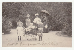 GUINGAMP - Belle Carte Photographique 1910s - Très Belle Animation - Enfants / Charette Et Costumes - Guingamp