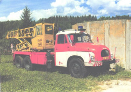 Fire Engine With Crane AV 8 On Tatra 138 6x6 - Camión & Camioneta