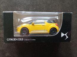 CITROEN DS3 2010 JAUNE TOIT A DAMIER NOIR ET BLANC AU 64eme NOREV - Norev