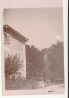 CARTE PHOTO / DOUBLE / MAISON ET EGLISE / Vue Du Quartier / AOUT 1910 - Sonstige & Ohne Zuordnung