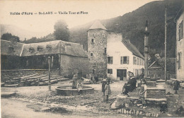 65 // SAINT LARY   Vieille Tour Et Place / Fontaine / ANIMEE - Autres & Non Classés