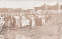 Lot De 8 Photo-CPA De 1913 Sur La Plage De ROYAN : Jeux D'adultes Construction De Notre Fort Suite Chronologique - Royan