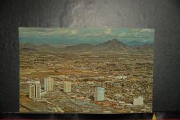 CP,  Etats Unis: North Central Highrise Complex, Phoenix, Arizona - Phoenix