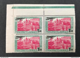 MONACO 1933 YT Poste Aérienne N°1 - Bloc De 4 En Coin De Feuille - 2 Timbres Avec Un Pli - Neufs SANS Charnière MNH ** - Luftfahrt