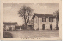 79 MAZIERES-en-GATINE     La Gare - Stations Without Trains