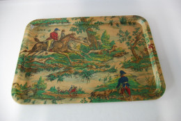 E1 Ancien Plateau En Plastique - Scene De Chasse - Frene Paris - Vintage - Plato