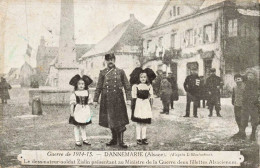 68 - DANNEMARIE _S28645_ Le Dessinateur Soldat Zislin Présentant Au Ministre De La Guerre Deux Fillettes Alsaciennes - Dannemarie