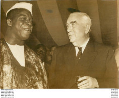 ALBERT MARGAI PREMIER MINISTRE DE SIERRA LEONE 01/65  ET MENZIES 1er MINISTRE D'AUSTRALIE PHOTO KEYSTONE 24X18 CM - Berühmtheiten