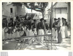 LES ABRETS ISERE LA FANFARE FETE COMMUNALE 1967  PHOTO ORIGINALE FAURE 12 X 8 CM M15 - Orte