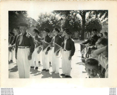 LES ABRETS ISERE LA FANFARE FETE COMMUNALE 1967  PHOTO ORIGINALE FAURE 12 X 8 CM J1 - Orte