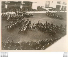 LE CARROUSEL DES CUIRASSIERS AU CONCOURS HIPPIQUE KEYSTONE 24 X 18 CM - Krieg, Militär