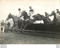 HIPPISME 100em ANNIVERSAIRE DU STEEPLE CHASE EN ANGLETERRE PHOTO   KEYSTONE 24 X 18 CM - Deportes