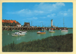 80. CAYEUX-SUR-MER – Le Port De Pêche Et Le Phare Du Hourdel (voir Scan Recto/verso) - Cayeux Sur Mer