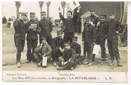 DIRIGEABLE LA REPUBLIQUE LES SOUS OFFICIERS ATTACHES  CARTE PHOTO - Zeppeline