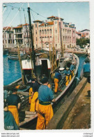 64 SAINT JEAN DE LUZ N°1446 Le Port Et La Maison De L'Infante Bateau De Pêche Et Pêcheurs - Saint Jean De Luz