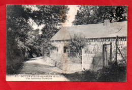 CPA  Sotteville - Sur - Mer (76) Une Habitation Normande (barre Brune état ) - Autres & Non Classés