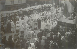 LOUVIERS Un Jour De Communion - CARTE PHOTO - Louviers