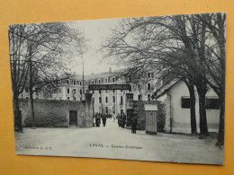 LAVAL -- Caserne Corbineau - Le Poste De Garde - ANIMATION - Barracks