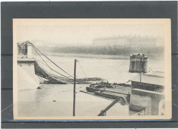 69 -LYON - " LES PONTS MEURTRIS " PASSERELLE DU COLLÈGE-  SEPTEMBRE 1944 - Otros & Sin Clasificación