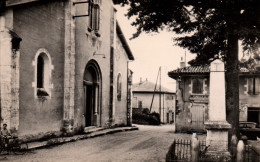 Pommier De Beaurepaire (Isère) L'Eglise Et Le Monument Aux Morts Devant La Poste - Carte J. Cellard Non Circulée - Andere & Zonder Classificatie