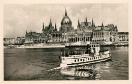 73297945 Budapest Parlament Faehre Budapest - Hungría