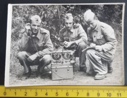 #16    YUGOSLAVIA - JNA Soldiers ,  Radio Communicators - Oorlog, Militair