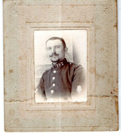 Photo CDV Originale   * Portrait  Militaire Du 142 ° Germain Castan Au Dos - Oorlog, Militair