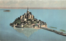 LE MONT SAINT MICHEL : A MAREE HAUTE - Le Mont Saint Michel