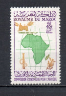 MAROC N°  396   NEUF SANS CHARNIERE  COTE 2.20€    COMMISSION ECONOMIQUE - Morocco (1956-...)