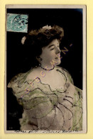 DARTHEY – Artiste 1900 – Femme  - Carte Avec Paillettes – Photo Reutlinger Paris (voir Scan Recto/verso) - Entertainers