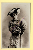 BURTY – Artiste 1900 – Femme (Athénée) – Photo Reutlinger Paris (voir Scan Recto/verso) - Artiesten