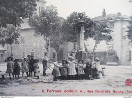 SAINT DENIS EN BUGEY - La Place En 1908 -  Tres Animée Et Tbe - Unclassified