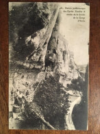 Cpa 24 Dordogne, Les Eyzies, Escalier Et Entrée De La Grotte De La Gorge D'Enfer, Coll Astruc, écrite En 1911 - Les Eyzies