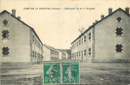 CAMP DE LA COURTINE -  BATIMENT DE LA 1er BRIGADE - Casernes