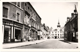 Forges Les Eaux Rue De La République Et La Mairie - Forges Les Eaux