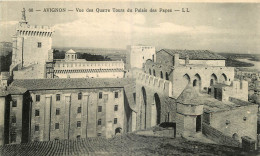 84 - AVIGNON - VUE DES QUATRE TOURS DU PALAIS DES PAPES - Avignon