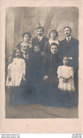 CARTE PHOTO NON IDENTIFIEE REPRESENTANT TROIS GENERATIONS D'UNE FAMILLE - A Identifier