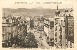 63 - CLERMONT FERRAND - PERSPECTIVE SUR LA PLACE JAUDE - LA RUE BLATIN ET LE PUY DE DOME - Clermont Ferrand