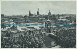 R033486 Dresden. Zwinger - Wereld