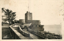 17 - FOURAS  - LE SEMAPHORE ET LA PLAGE - 58 - Fouras-les-Bains