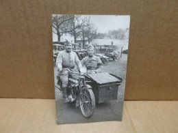 LYON (69) Carte Photo Grèves 1920 Moto Side Car Militaires Superbe Plan - Autres & Non Classés