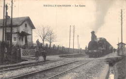 P-24-Mi-Is-886 : NEUILLY-LES-DIJON. LA GARE DE CHEMIN DE FER AVEC LE TRAIN - Altri & Non Classificati