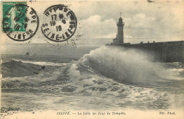 76 - DIEPPE - LA JETEE UN JOUR DE TEMPETE - ND. PHOT. - Dieppe