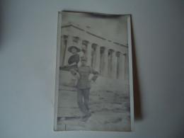 GREECE   POSTCARDS ΣΤΡΑΤΙΩΤΙΚΟΣ ΣΤΗ ΑΚΡΟΠΟΛΗ   MORE  PURHASES 10% DISCOUNT - Griekenland