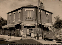 N°1981 W -carte Photo à Identifier -chez Lucien- - To Identify