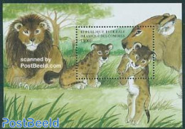 Comoros 1999 Lions S/s, Mint NH, Nature - Animals (others & Mixed) - Cat Family - Isole Comore (1975-...)