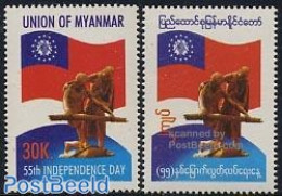 Myanmar/Burma 2004 55 Years Independence 2v, Mint NH, History - Flags - Art - Sculpture - Skulpturen