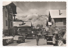 COMBLOUX  74  ALTITUDE : 1000 M  - LE CENTRE DU VILLAGE SOUS LA NEIGE - Combloux