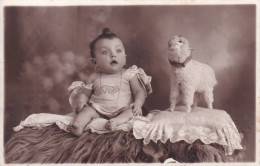 Foto Cartolina D'epoca - Tematica Bambini  Con Giocattolo - Anonymous Persons