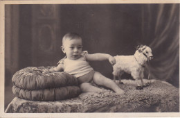 Foto Cartolina D'epoca - Tematica Bambini  Con Giocattolo - Anonyme Personen